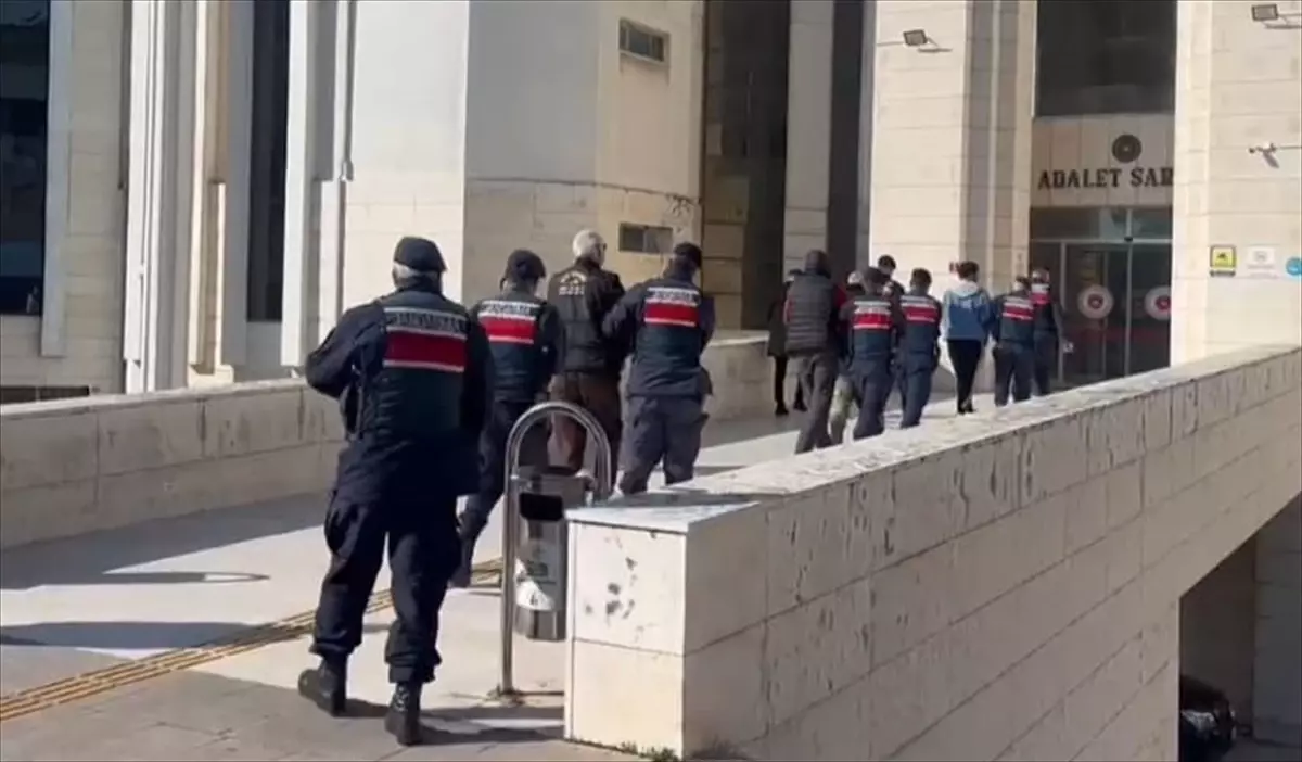 Edremit’te 5 Şüpheli Tutuklandı