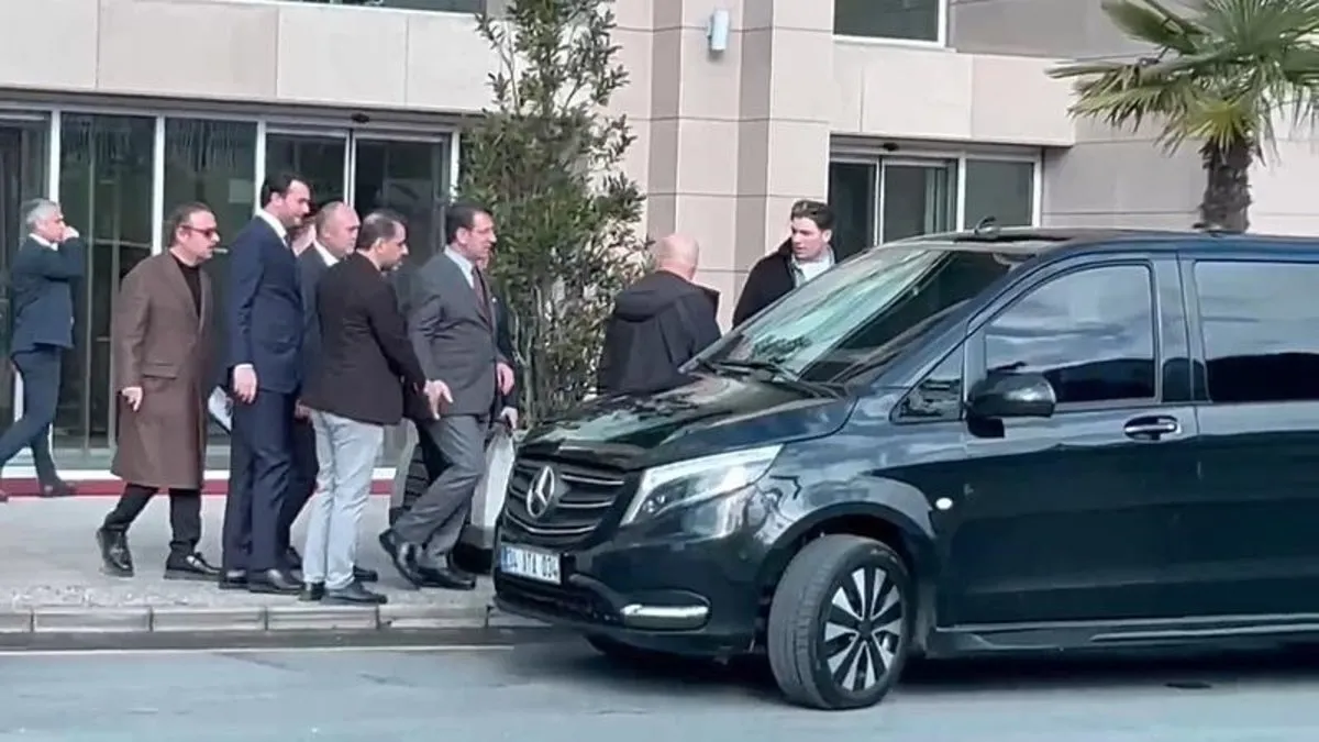 Ekrem İmamoğlu’ndan Ali Cengiz oyunu! İlk-orta ve lise hayatını uzun uzun anlattı: Usulsüz geçişi bir cümleyle geçiştirdi