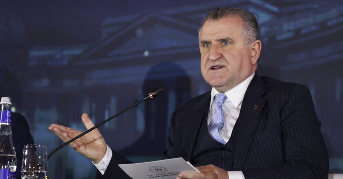 Gençlik ve Spor Bakanı Osman Aşkın Bak’tan Serdal Adalı’ya tebrik mesajı